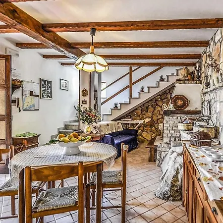 Villa Roncato Sleeps 4 Air Con Wifi *